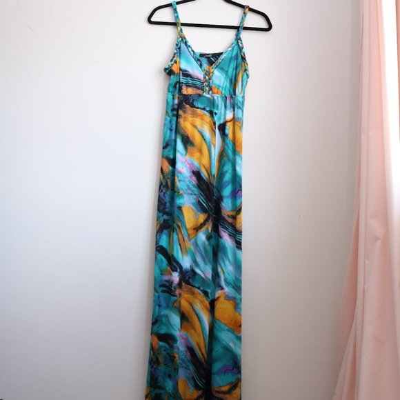 Gorgeous Tropical Print Maxi Dress - Picture 2 of 7